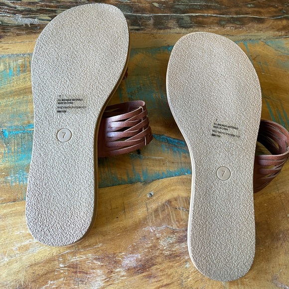 Universal Thread Sandals NEW - Picture 6 of 9